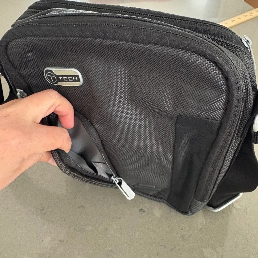 T-Tech by Tumi Black Ballistic Nylon Crossbody Bag Travel Organizer‎ Compact
